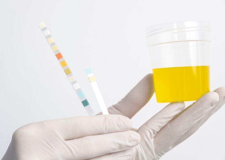 lab-doctor-performing-medical-exam-urine_23-2149371988